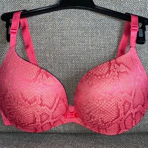 NWOT 💥Victoria’s Secret INCREDIBLE plunge, pushup bra pink lace